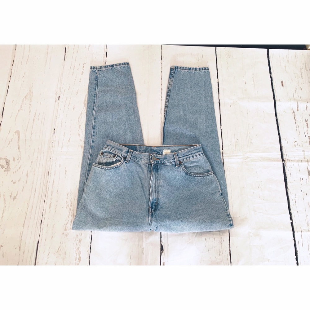 Vintage Levi’s 550 Relaxed Fit Light Blue Jeans Size 14